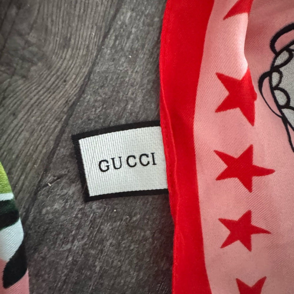 Gucci  (L’aveugle par Amour)Vibrant Scarf with Heart and Butterfly Motifs - Picture 7 of 11